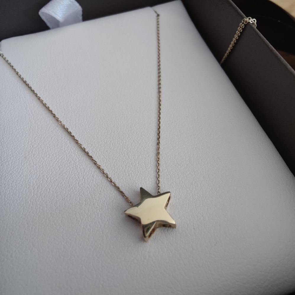 Michael Hill star 10K yellow gold necklace